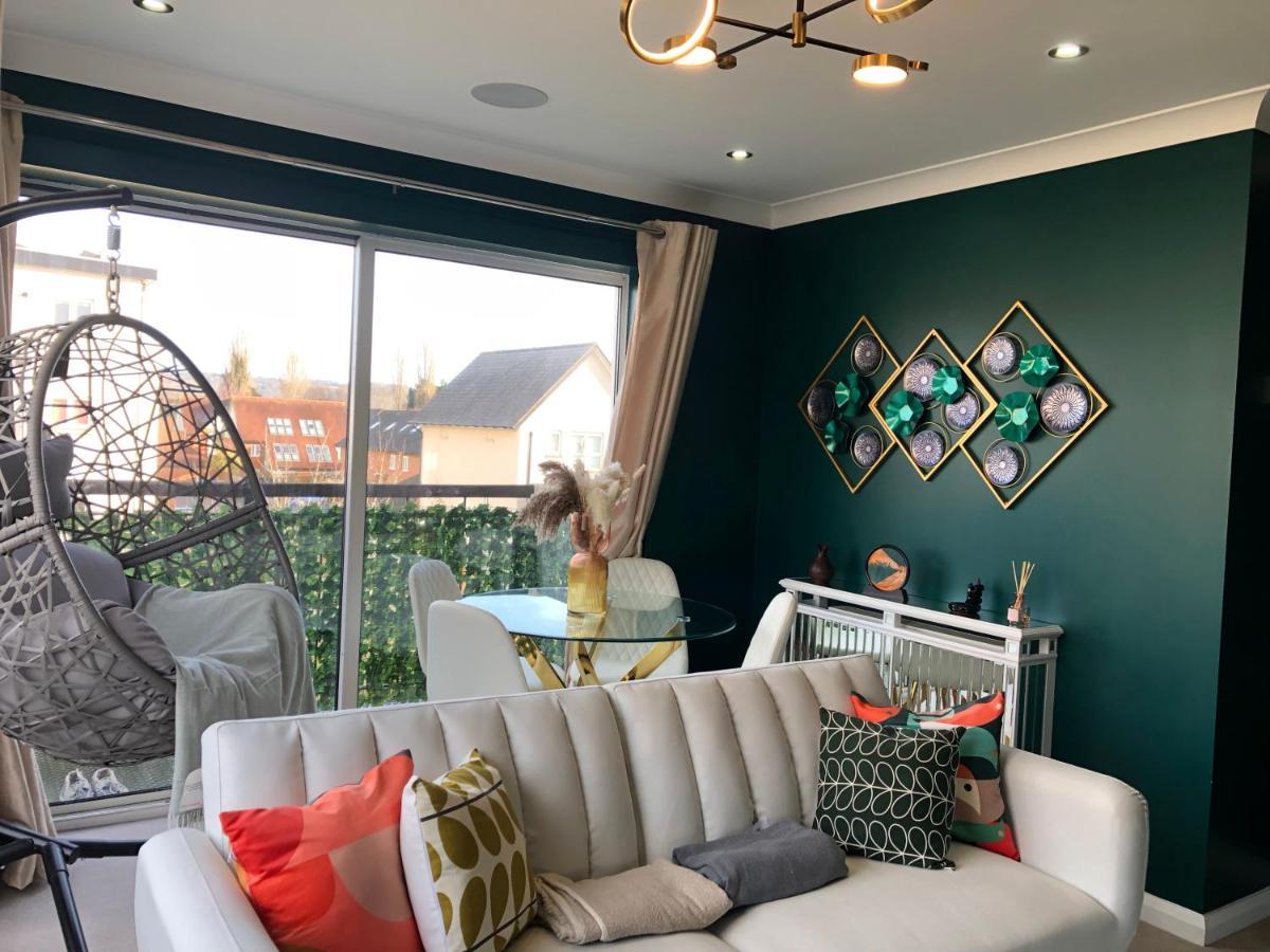 Beautiful 1-Bed Apartment In Redhill Redhill  Exterior foto