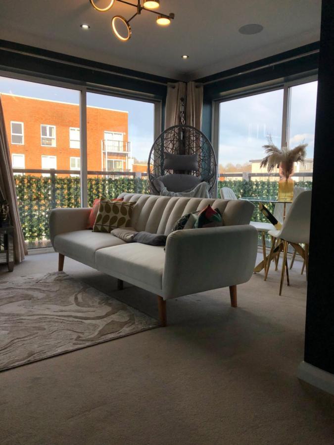 Beautiful 1-Bed Apartment In Redhill Redhill  Exterior foto